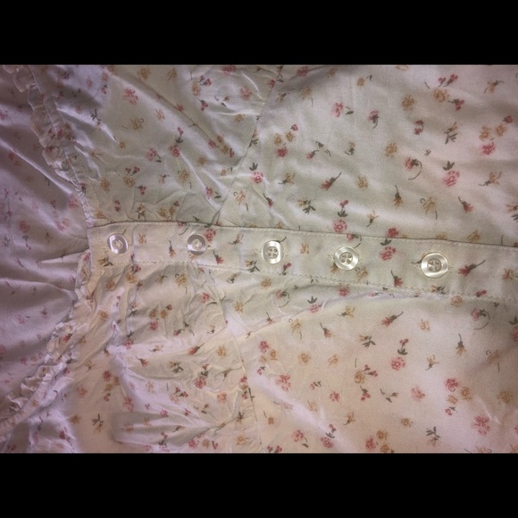 Hollister women’s size large floral blouse. New - Picture 5 of 7